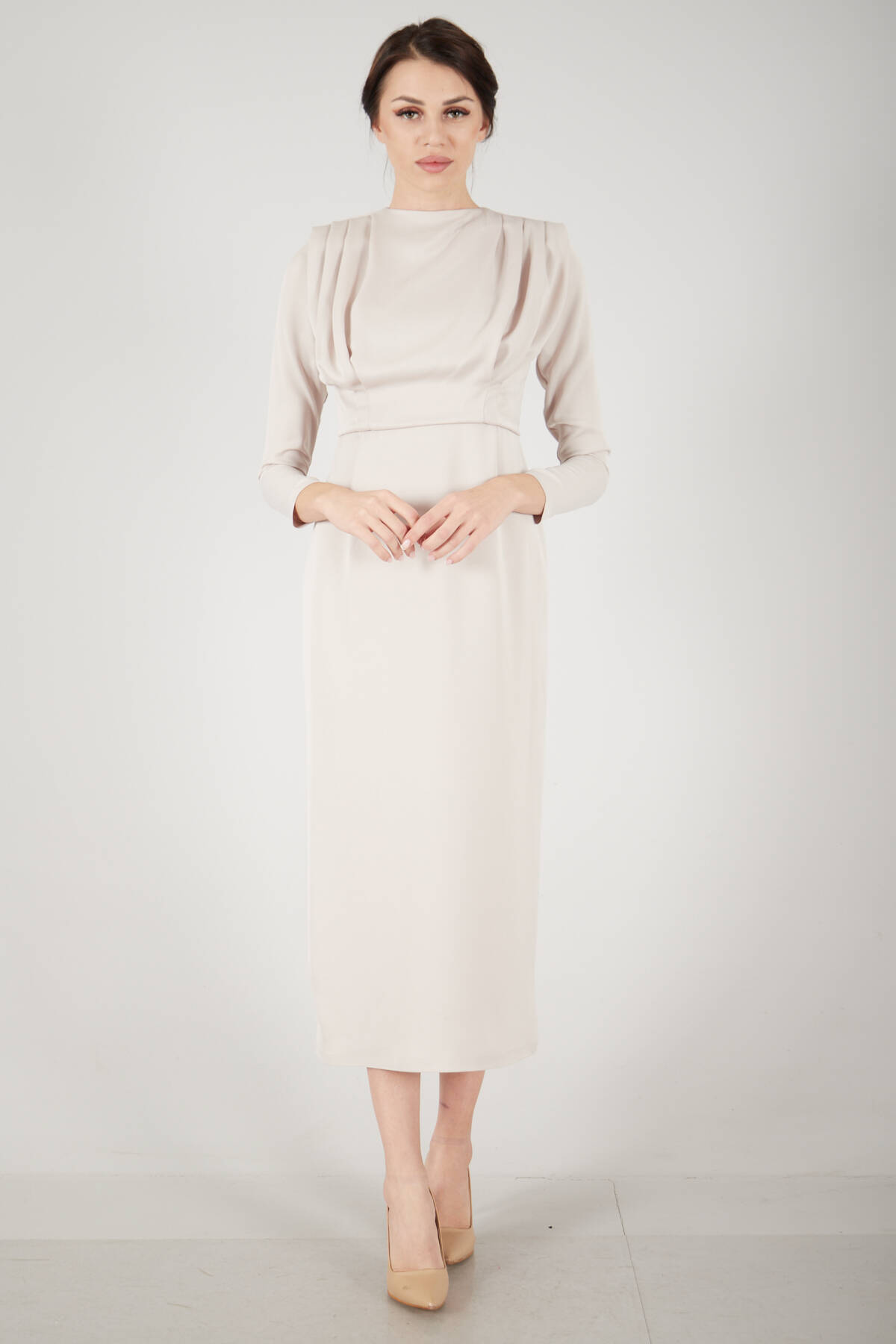 Bej Üzeri Pilise Detaylı Saten Tesettür Abiye Elbise 6502300.55 