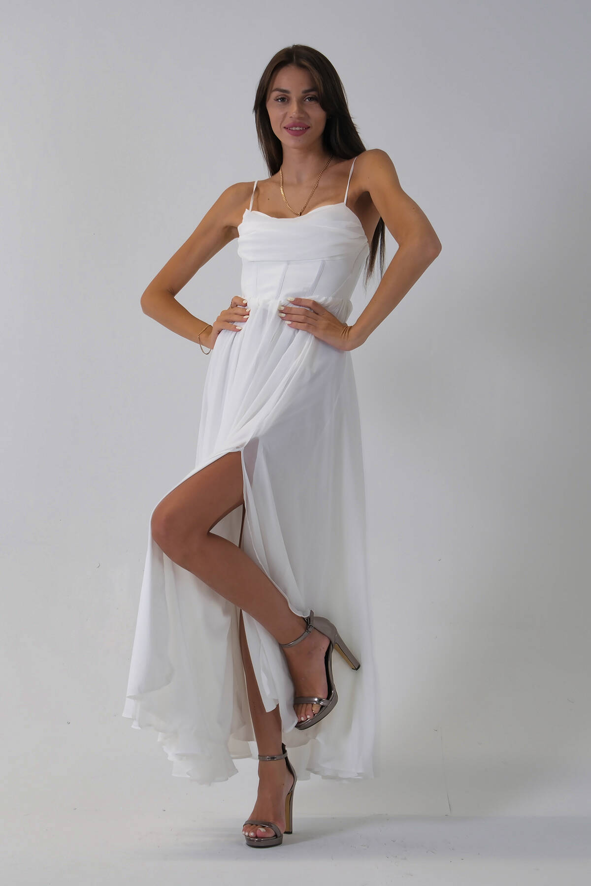 Beyaz Askılı Drapeli Uzun Şifon Abiye 08020032.15 Beyaz