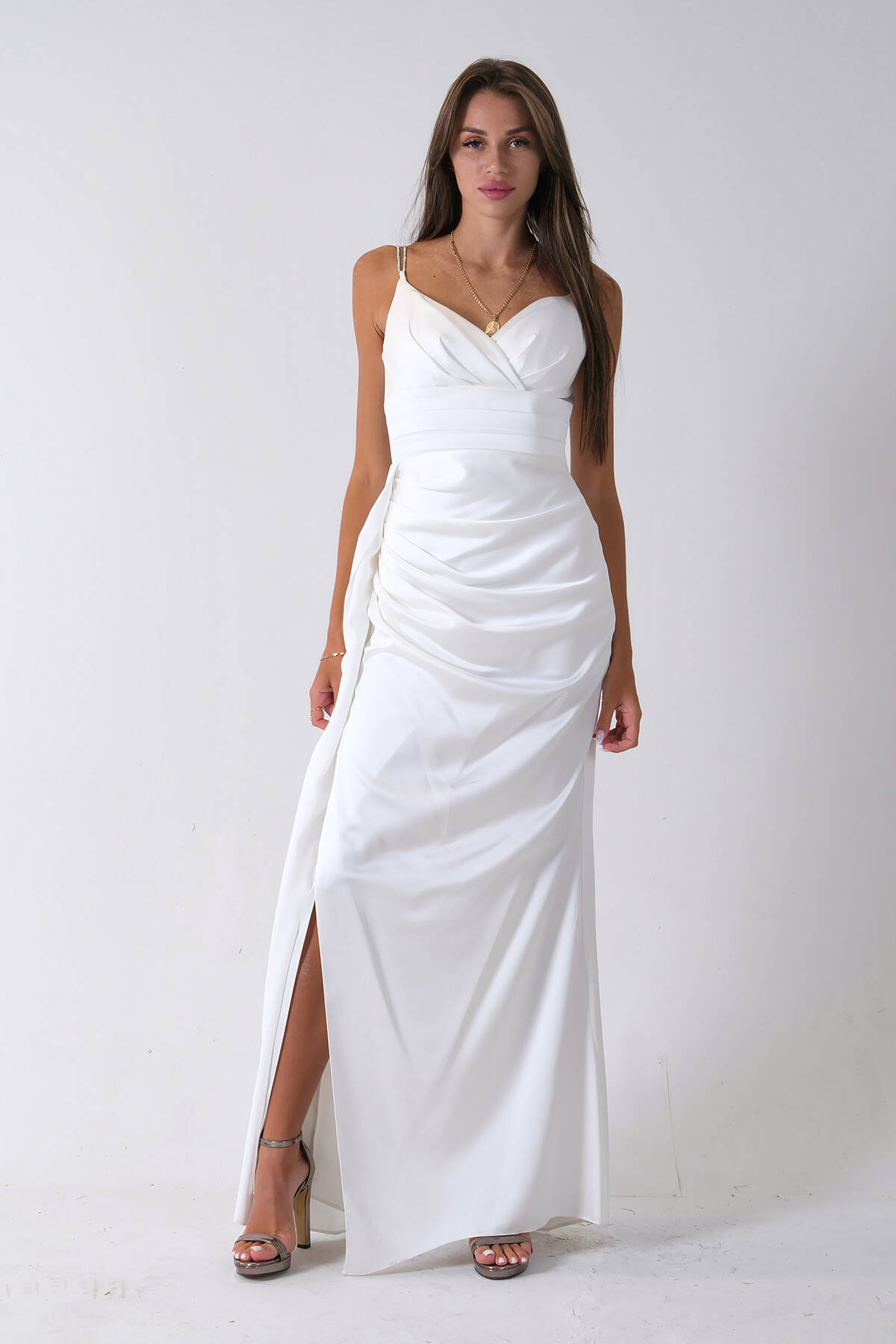 Beyaz Gümüş Askı Detaylı Yırtmaçlı Straplez Abiye 0801023.15 Beyaz