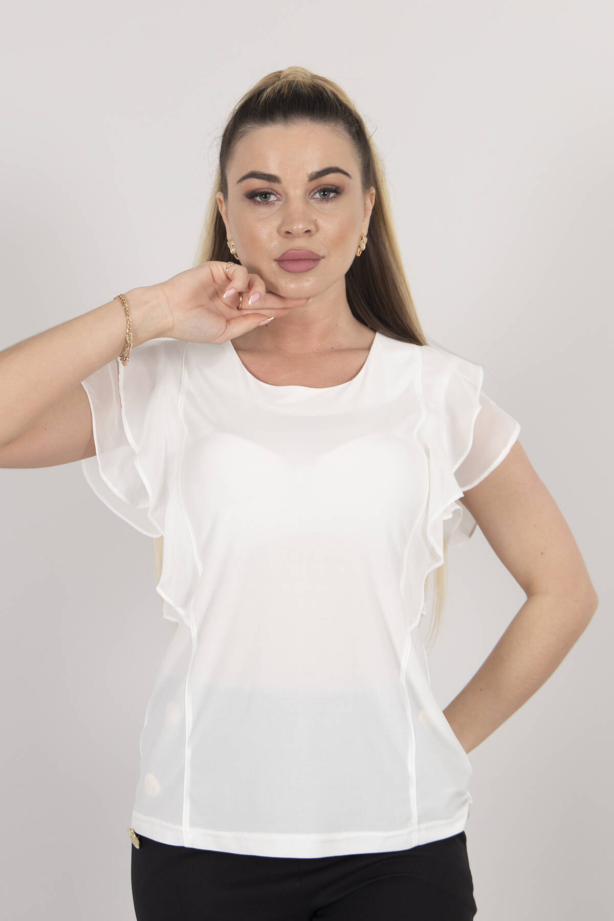 Beyaz Kolları Fırfırlı Bluz 4202603.15 