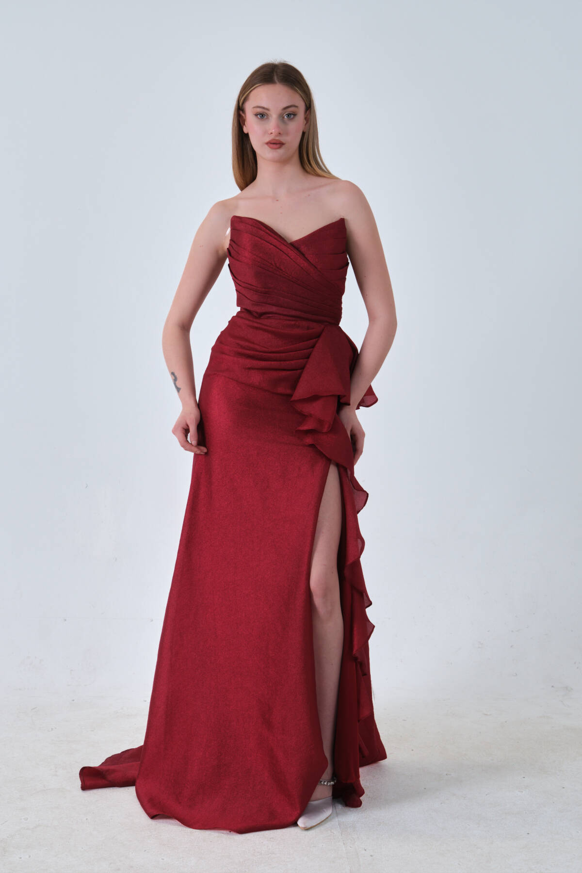 Bordo Önü Fırfırlı Straplez Abiye 0801184.04 Bordo