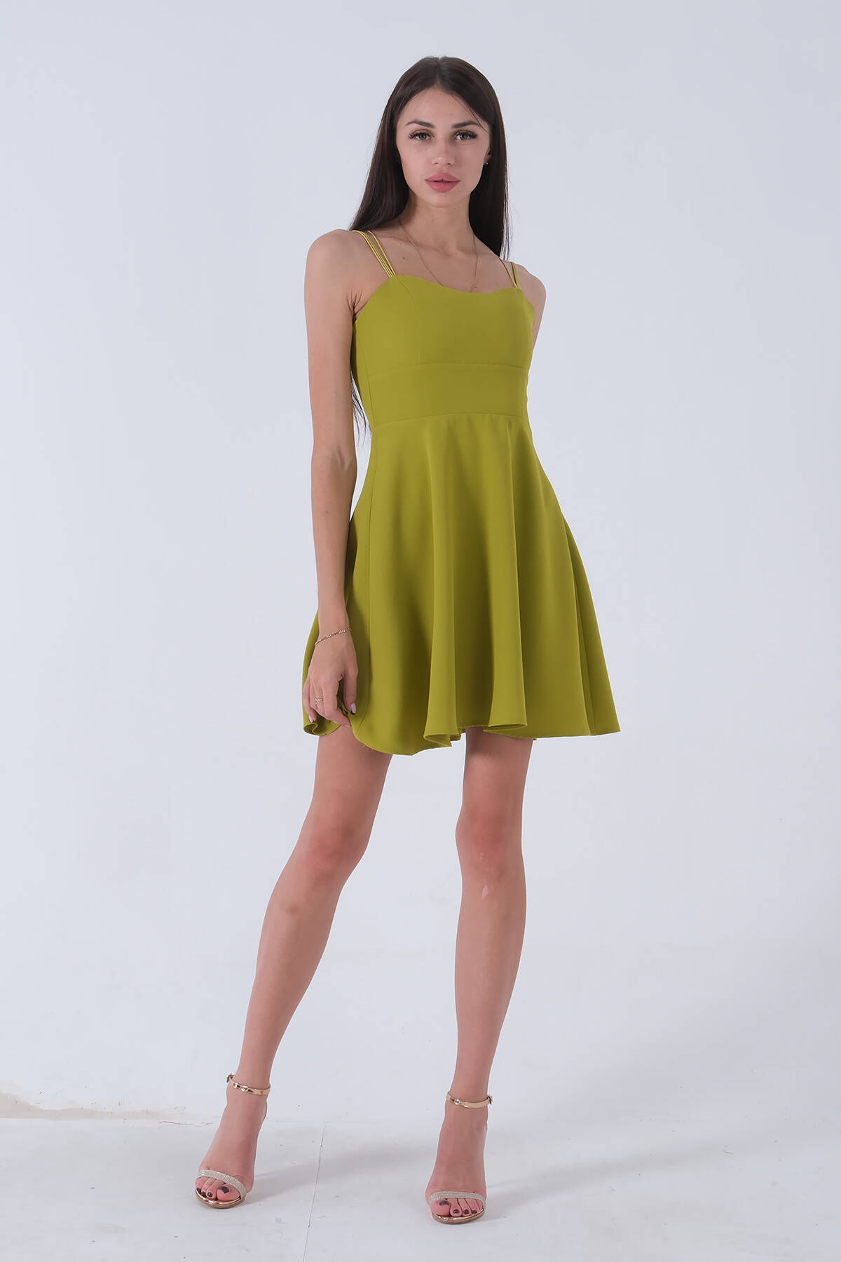 Fıstık İnce Askılı Sırt Dekolteli V Yaka Kloş Abiye Elbise & Mezuniyet Elbisesi 0104026.22 