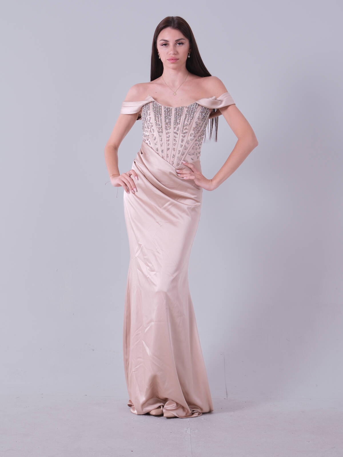 Gold Düşük Omuız Göğüs Taş İşlemeli Abiye 9705876.122 - Ardanewline