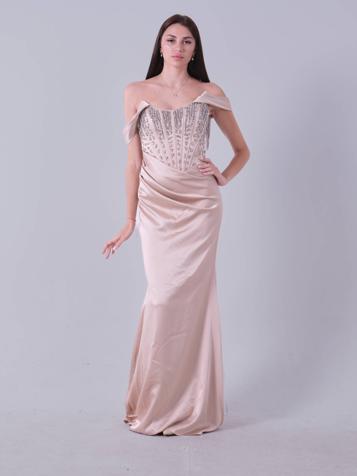 Gold Düşük Omuız Göğüs Taş İşlemeli Abiye 9705876.122 - Ardanewline (1)