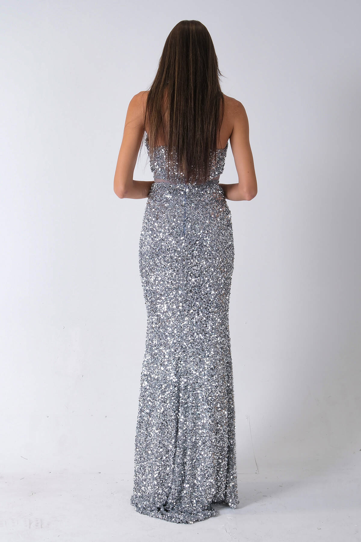 Gri Önü Taş Detaylı Yırtmaçlı Pul Payet Straplez Abiye 0801163.06 - Ardanewline