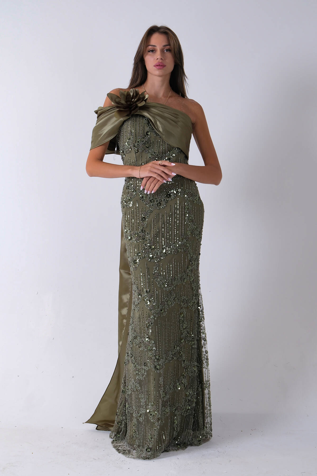 Haki Çiçek Detaylı Pul Boncuk İşlemeli Kuyruklu Abiye 9705650.23 - Ardanewline (1)