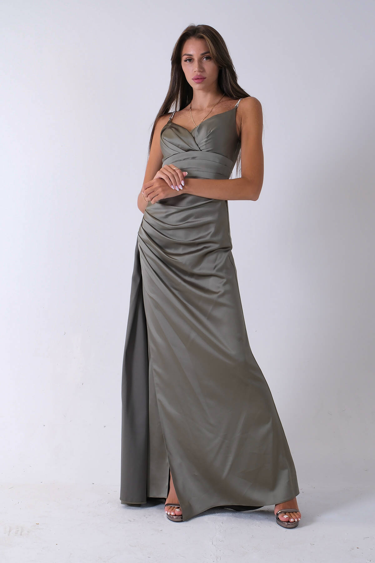 Haki Gümüş Askı Detaylı Yırtmaçlı Straplez Abiye 0801023.23 Haki