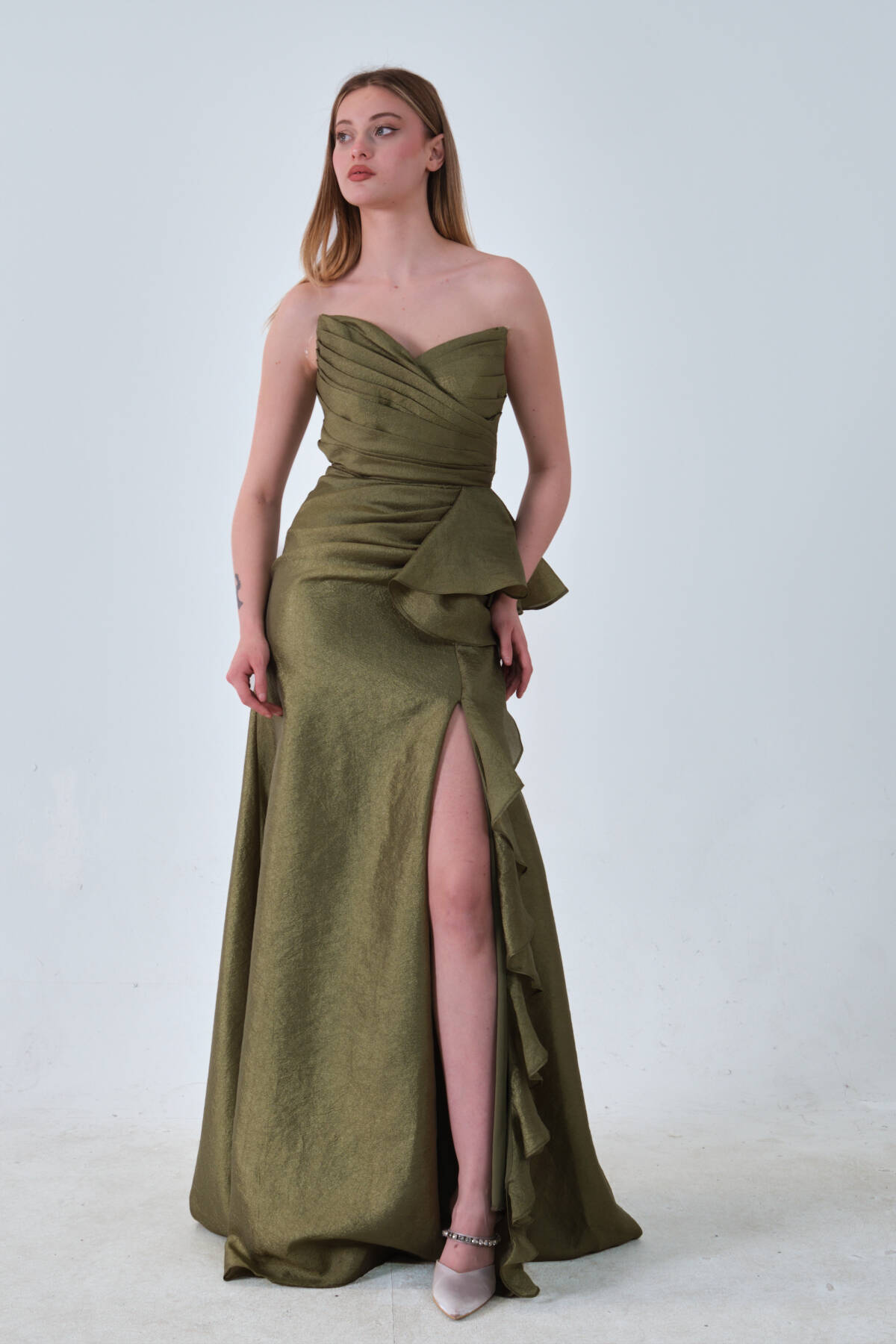 Haki Önü Fırfırlı Straplez Abiye 0801184.23 Haki