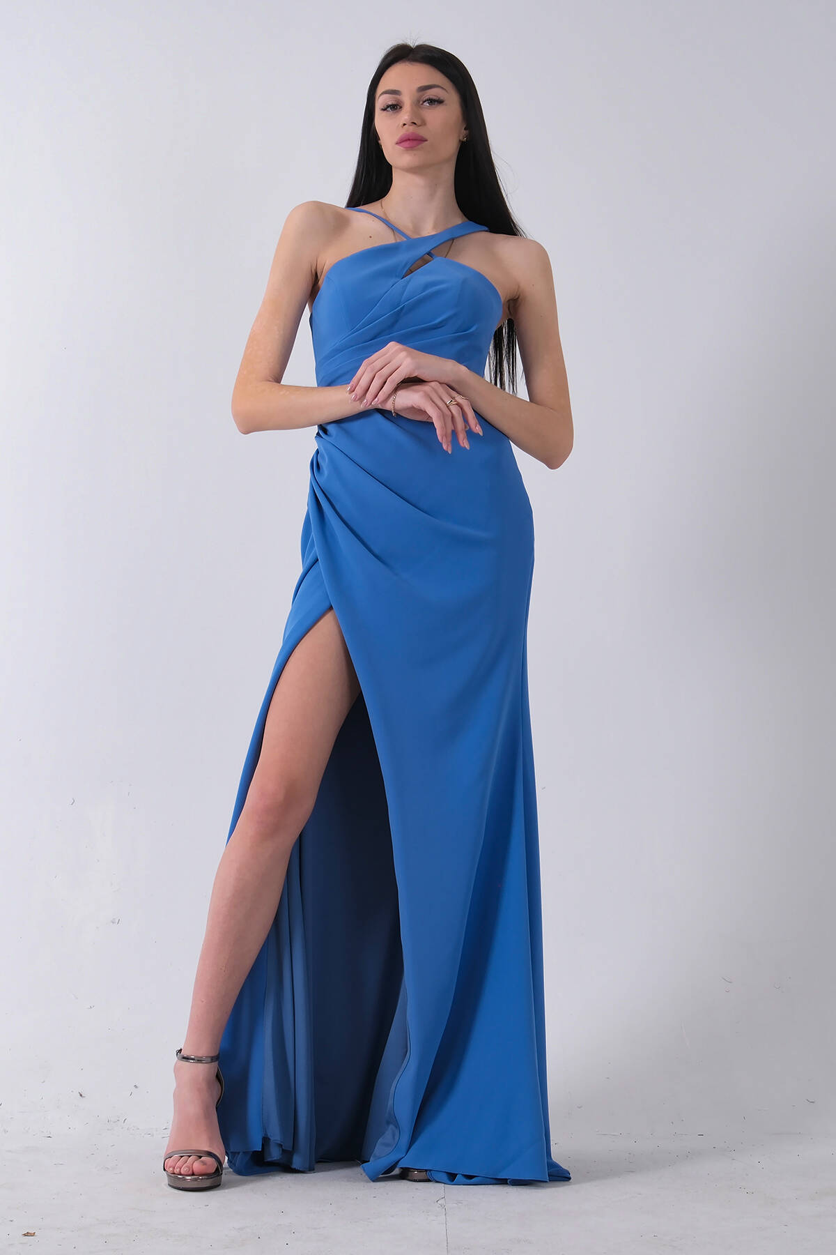 İndigo Kadın Kruvaze Yaka Yırtmaç Detaylı Uzun Abiye Elbise 1105273.98 İndigo