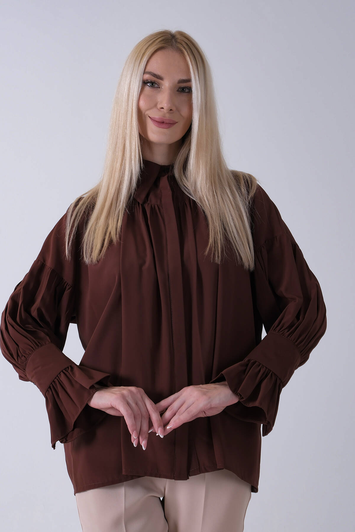 Kahve Göğüs ve Manşeti Büzgü Detaylı Bluz 3972060.05 Kahve