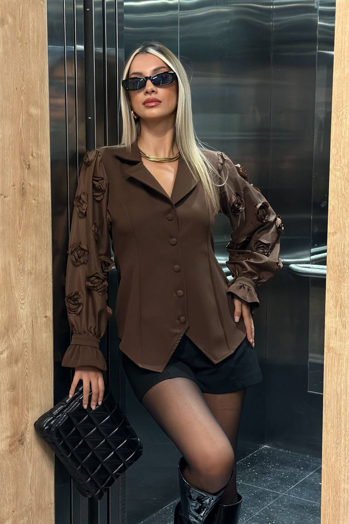 Kahve Kolları Transparan Çiçek Detaylı Önü Düğmeli Bluz 4202902.05 - Ardanewline