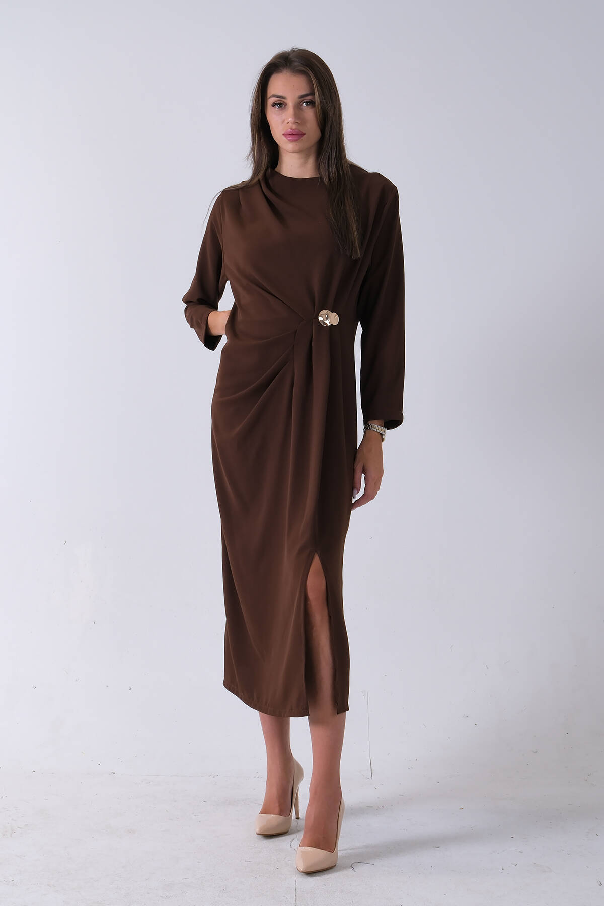 Kahve Omuz ve Beli Pileli Toka Detaylı Elbise 3975478.05 Kahve