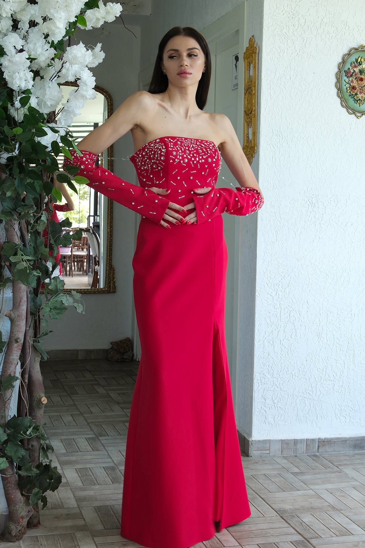 Kırmızı Double Krep Straplez Kol ve Üst Taş Detaylı Abiye 1302305.08 Kırmızı