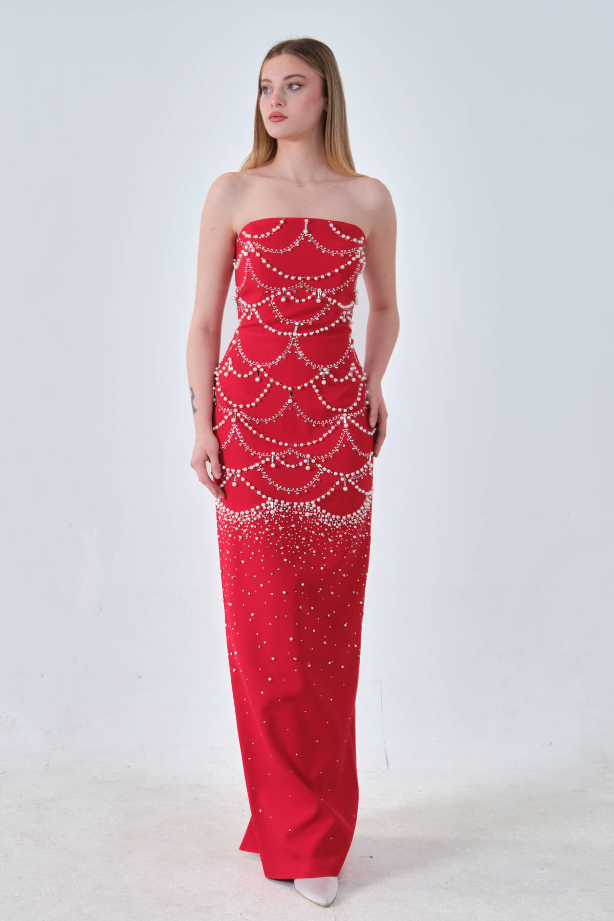 Kırmızı İnci ve Kristal Taş İşlemeli Straplez Abiye 0801139.08 - Ardanewline