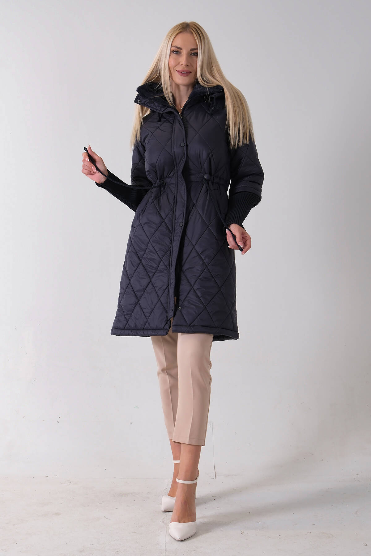 Lacivert Bileği Lastikli Kapüşonlu Baklava Desenli Şişme Mont 44520207.02 - Ardanewline