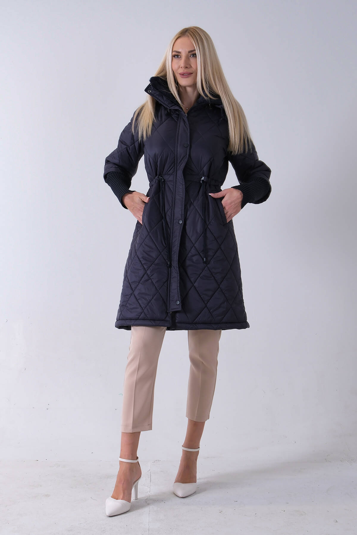 Lacivert Bileği Lastikli Kapüşonlu Baklava Desenli Şişme Mont 44520207.02 - Ardanewline (1)