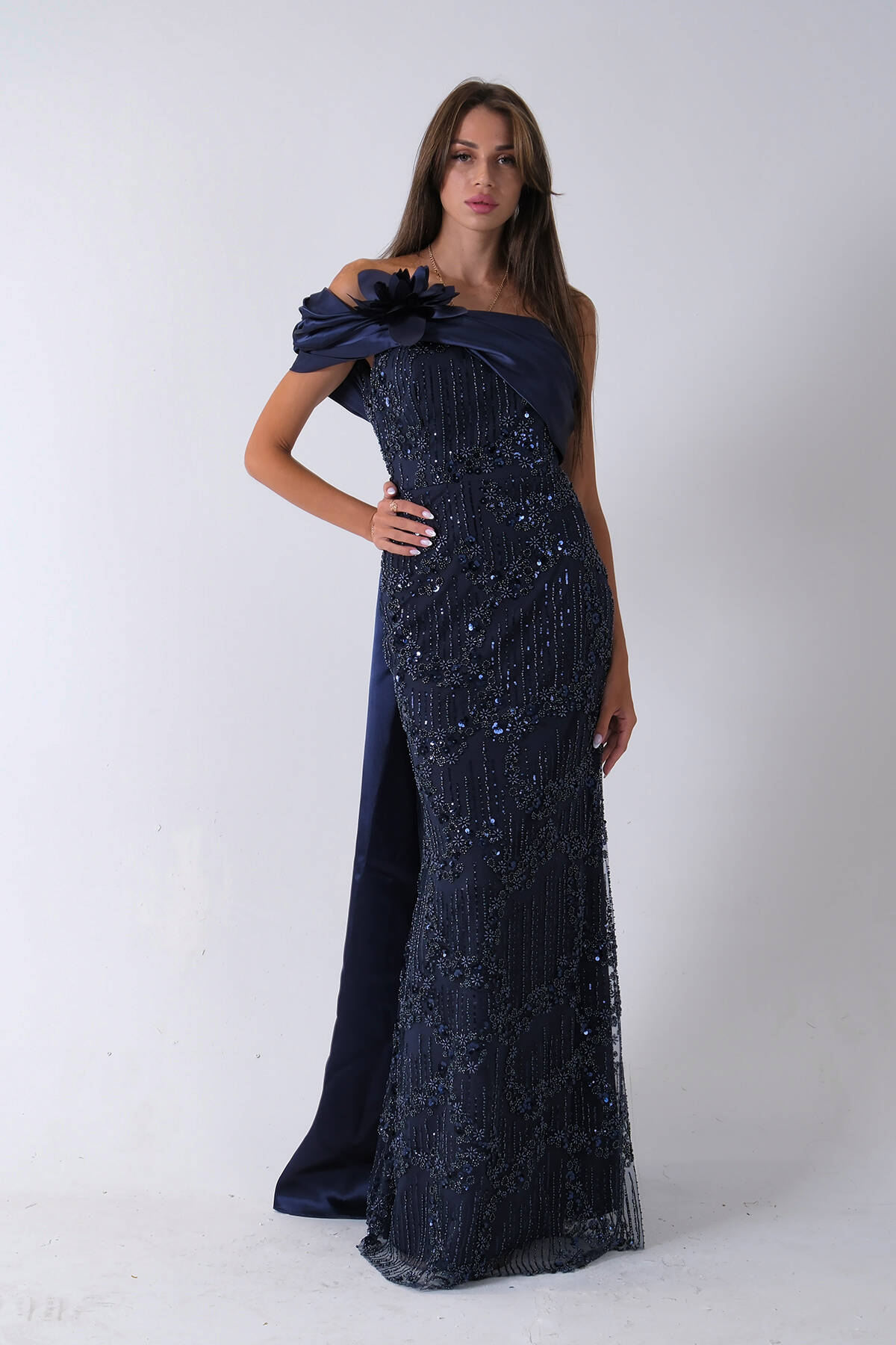 Lacivert Çiçek Detaylı Pul Boncuk İşlemeli Kuyruklu Abiye 9705650.02 - Ardanewline