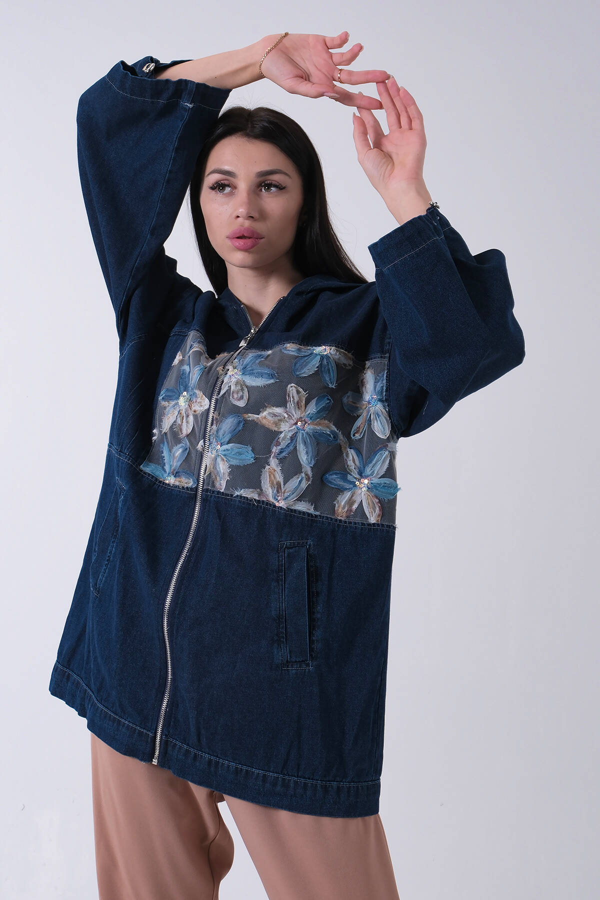 Lacivert Kapüşonlu Önü Çiçek Desenli Kot Ceket 44510672.02 - Ardanewline (1)