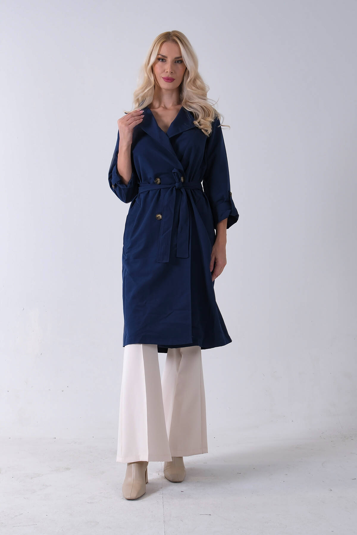 Lacivert Önden Düğme Kapamalı Yandan Cepli Kuşaklı Uzun Trenç 4200823.02 Lacivert