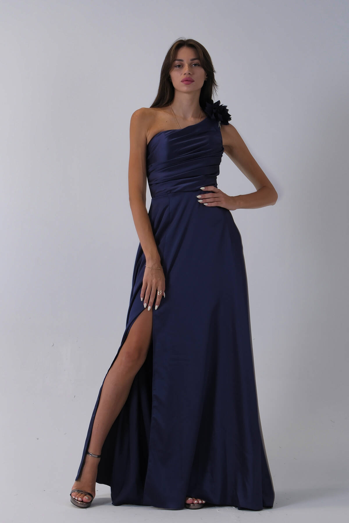 Lacivert Tek Omuz Çiçek Detaylı Saten Yırtmaçlı Abiye 0801041.02 Lacivert