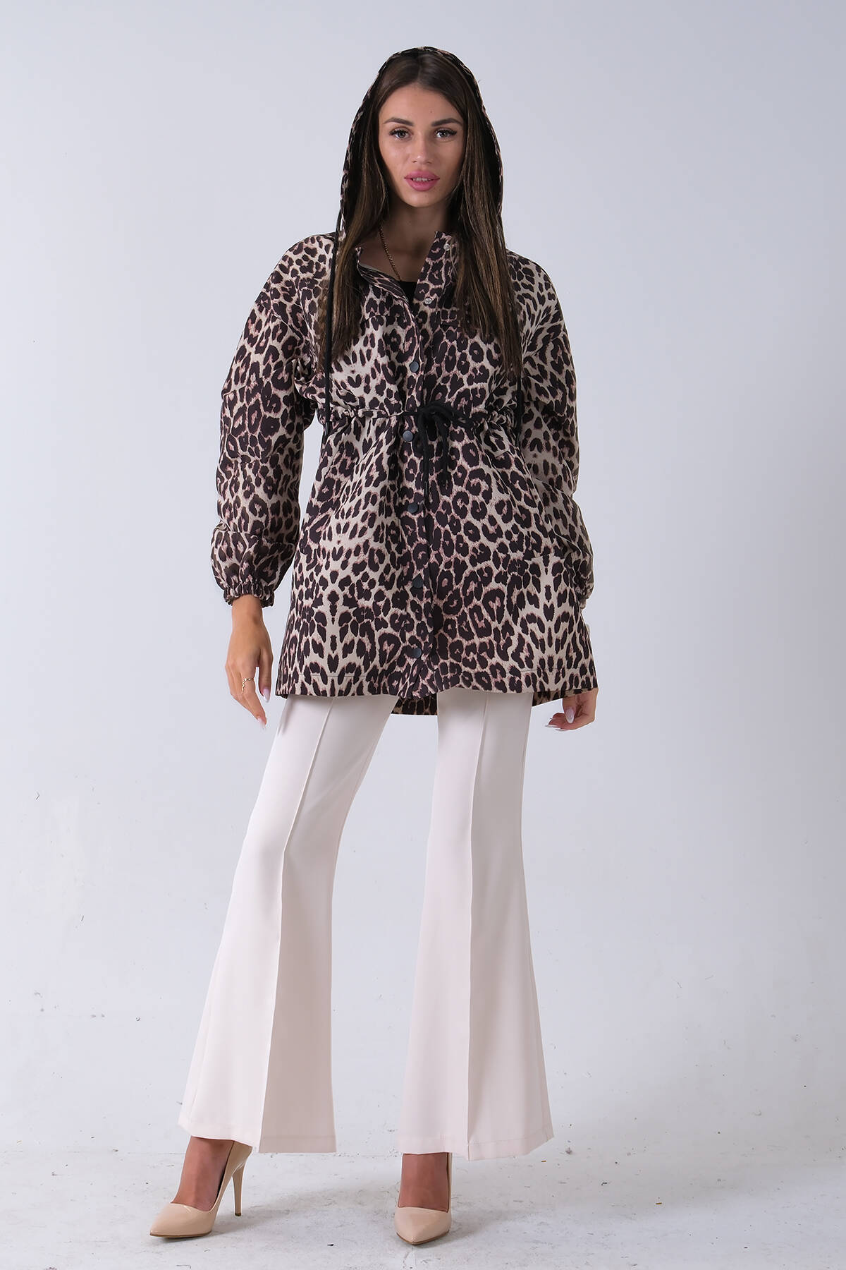 Leopar Bel Büzgü Detaylı Kapüşonlu Leopar Desenli Trençkot 3971012.53 Leopar