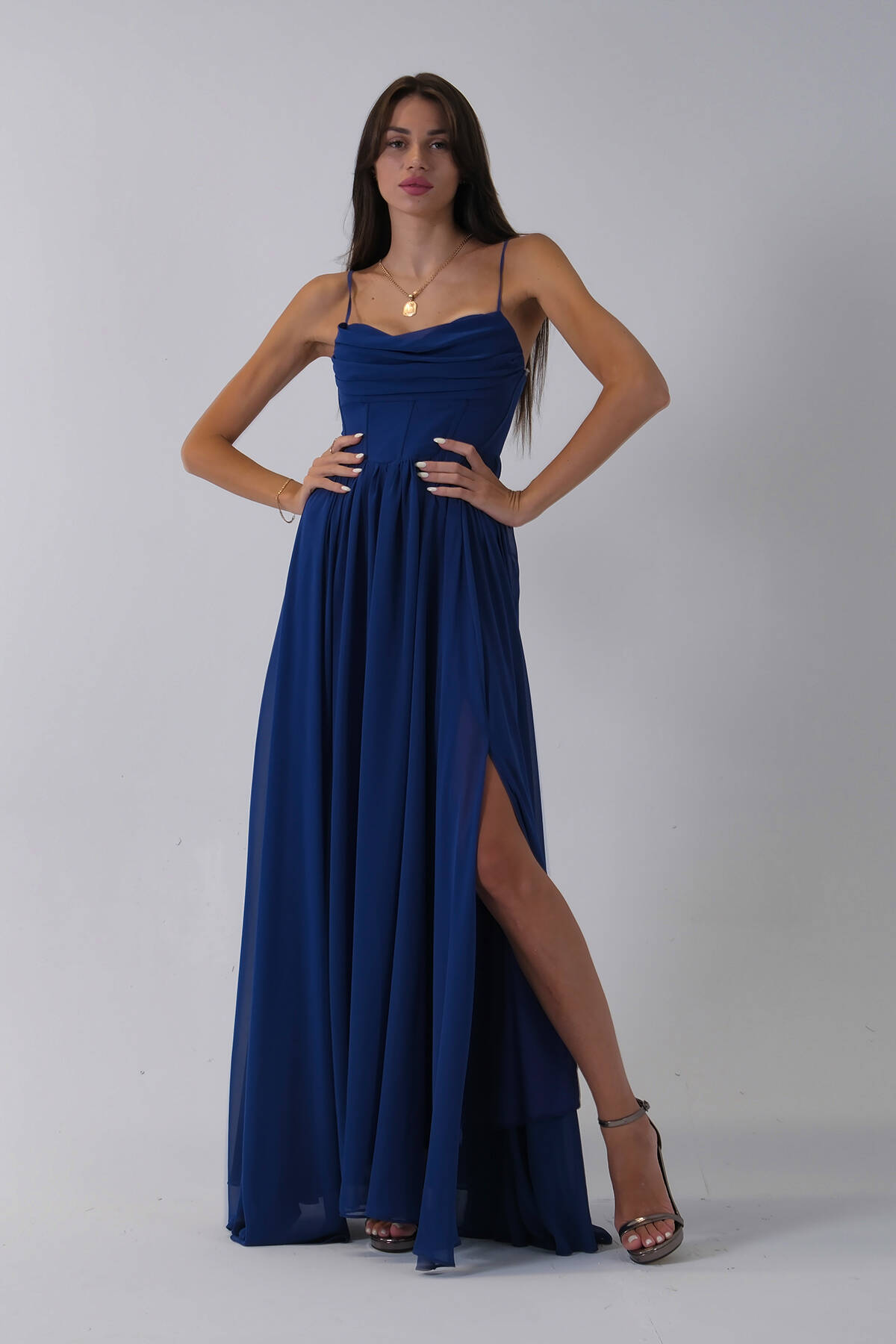 Saks Askılı Drapeli Uzun Şifon Abiye 08020032.26 Saks