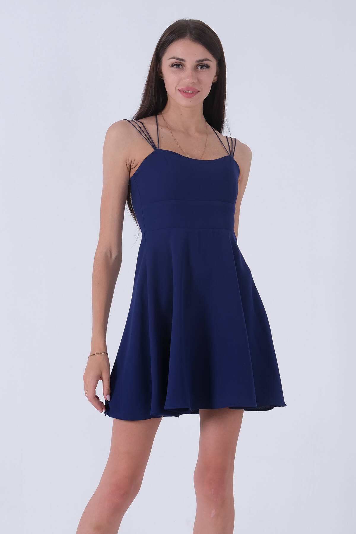 Saks İnce Askılı Sırt Dekolteli V Yaka Kloş Abiye Elbise & Mezuniyet Elbisesi 0104026.26 