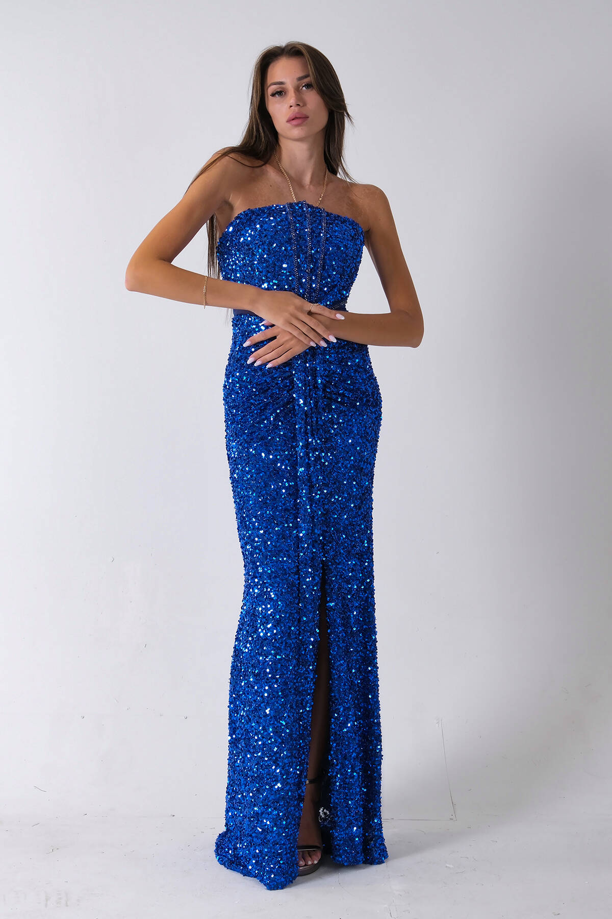 Saks Önü Taş Detaylı Yırtmaçlı Pul Payet Straplez Abiye 0801163.26 - Ardanewline