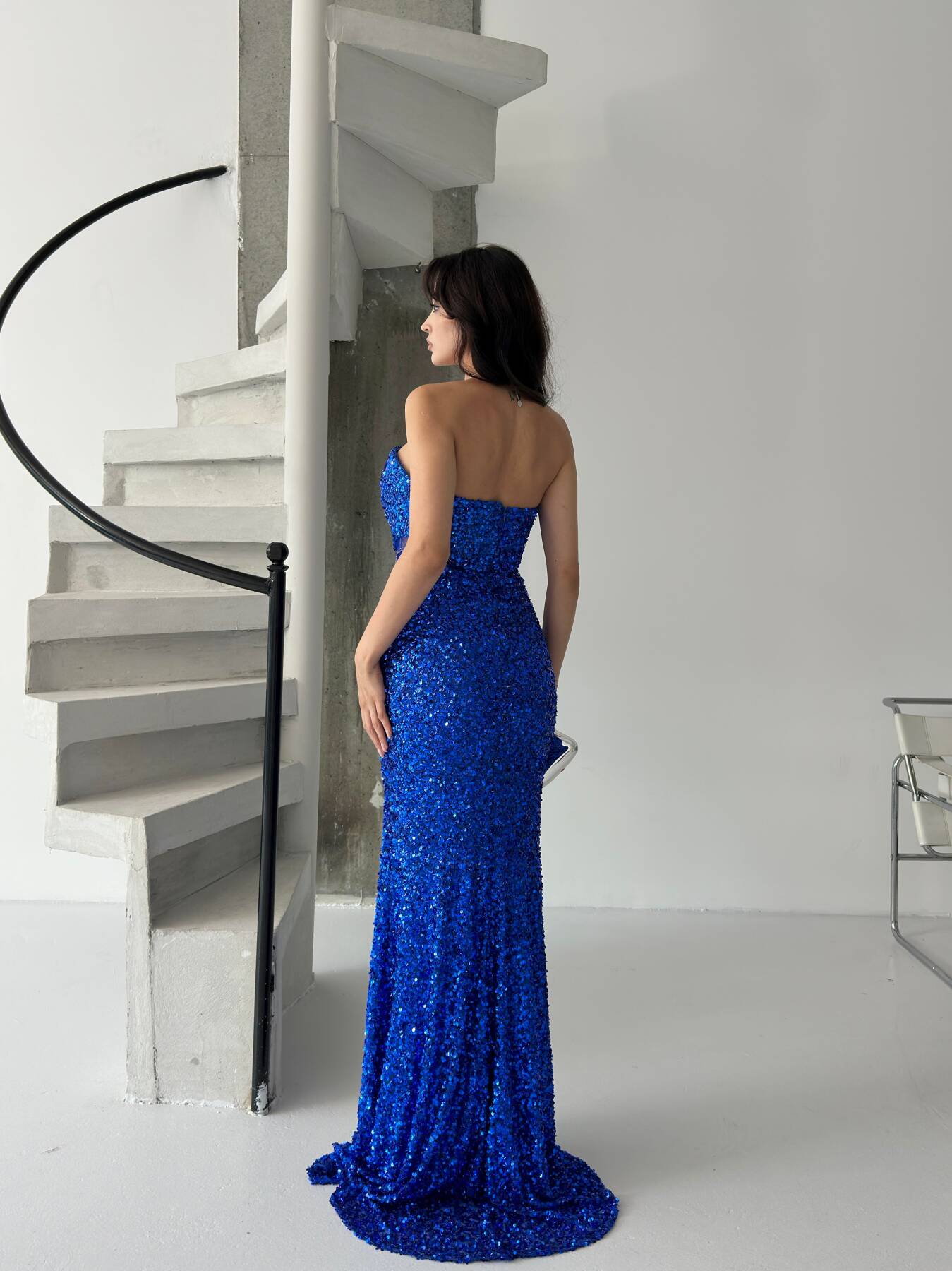 Saks Önü Taş Detaylı Yırtmaçlı Pul Payet Straplez Abiye 0801163.26 - Ardanewline