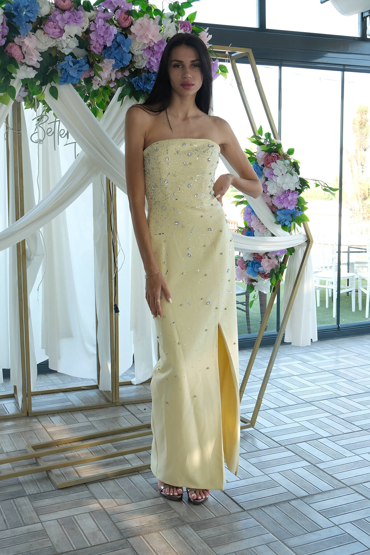 Sarı Kadın Straplez Taş Detaylı Yırtmaçlı Abiye Elbise 0801045.11 Sarı