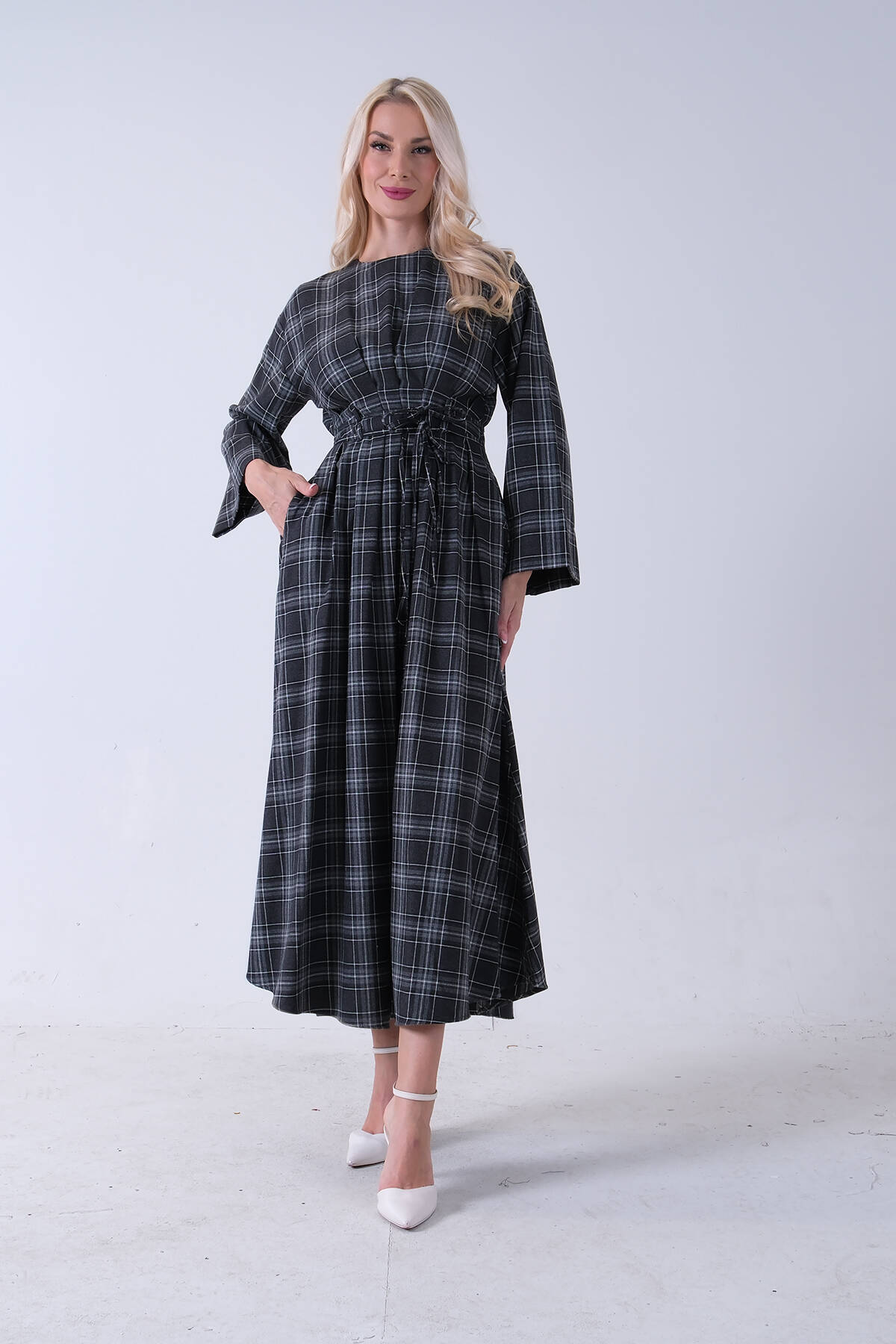 Siyah Bisiklet Yaka Ekose Desenli Bel Bağlamalı Tesettür Elbise 4593460.01 - Ardanewline