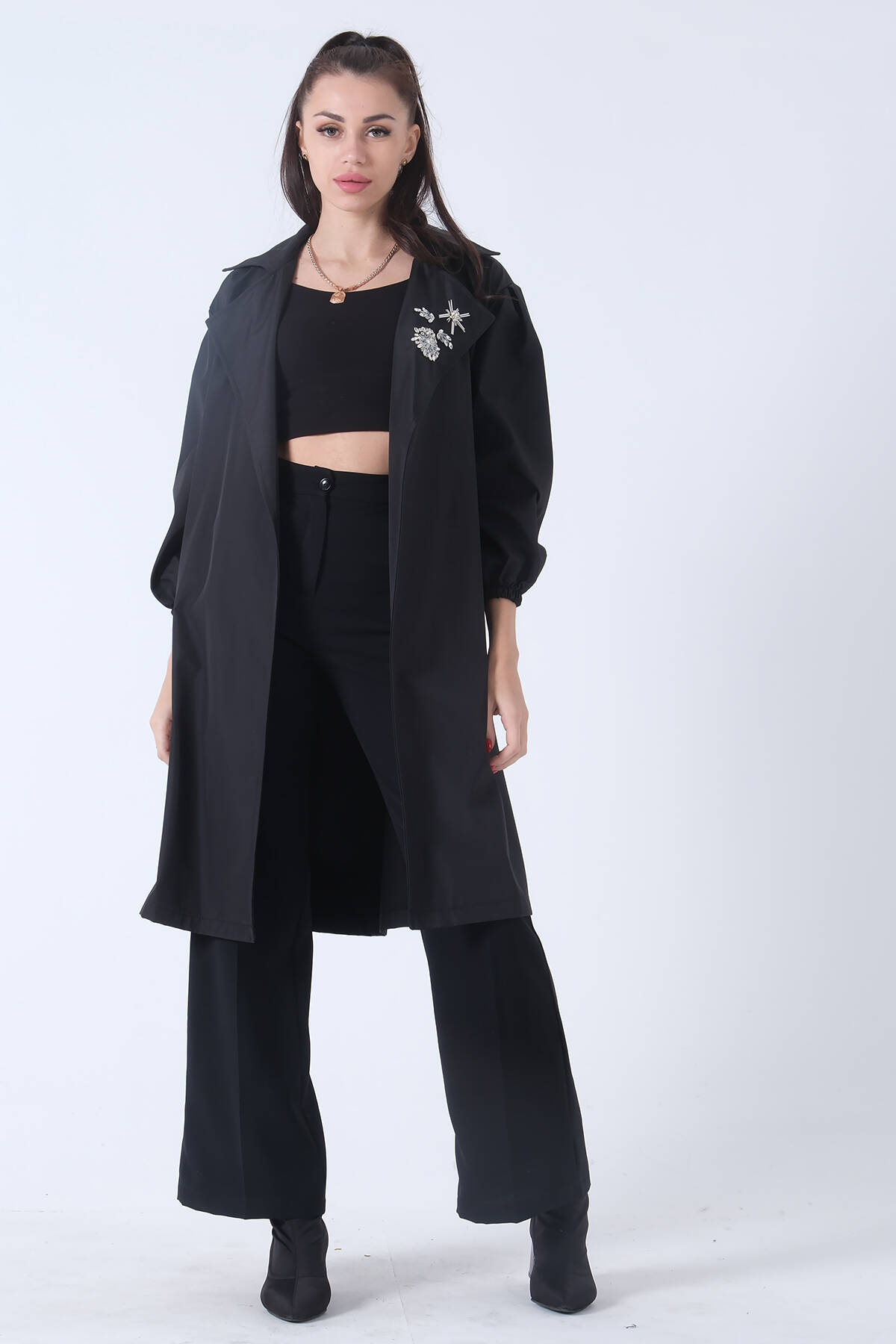 Siyah Düşük Kol Yakası Taş İşlemeli Astarsız Trençkot 3971816.01 