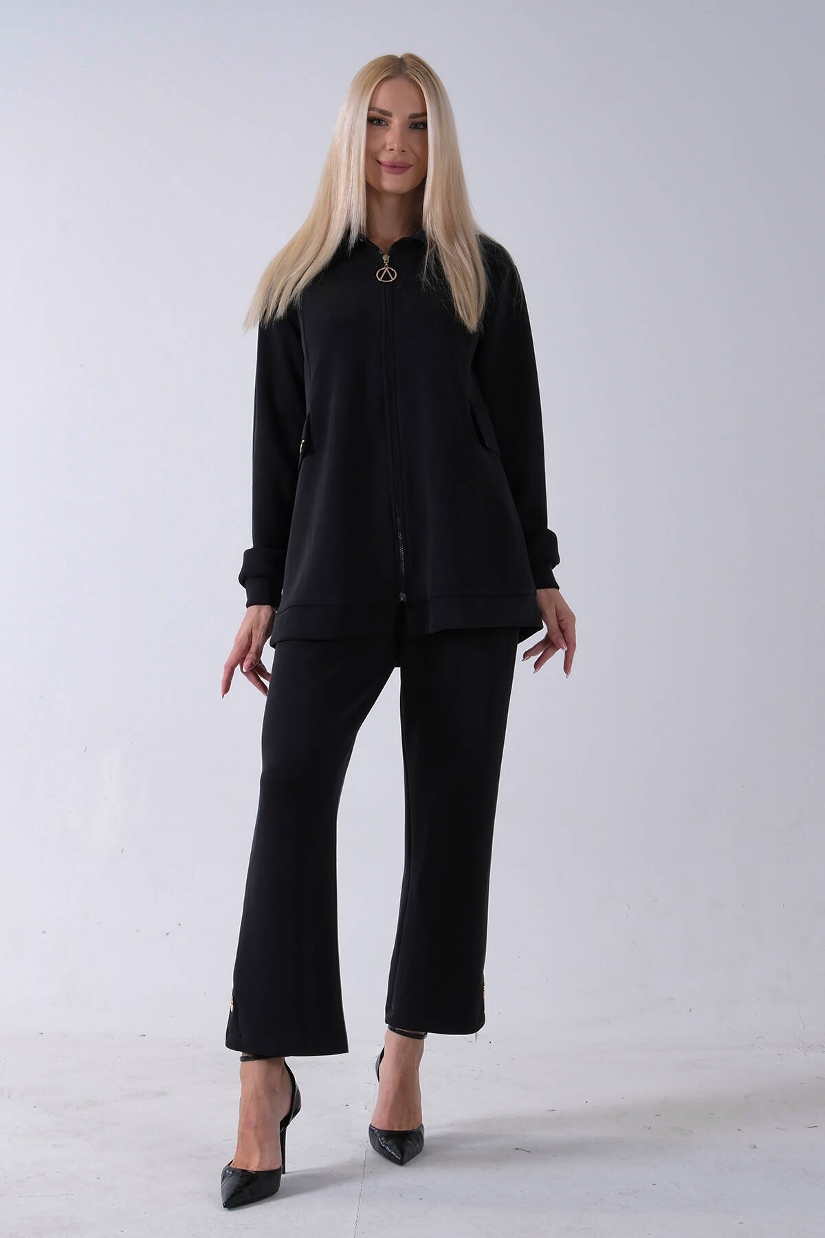 Siyah Fermuar Kapamalı 2 Cep Görünüm Detaylı Sweat Pantolonlu Takım 4577266.01 - Ardanewline