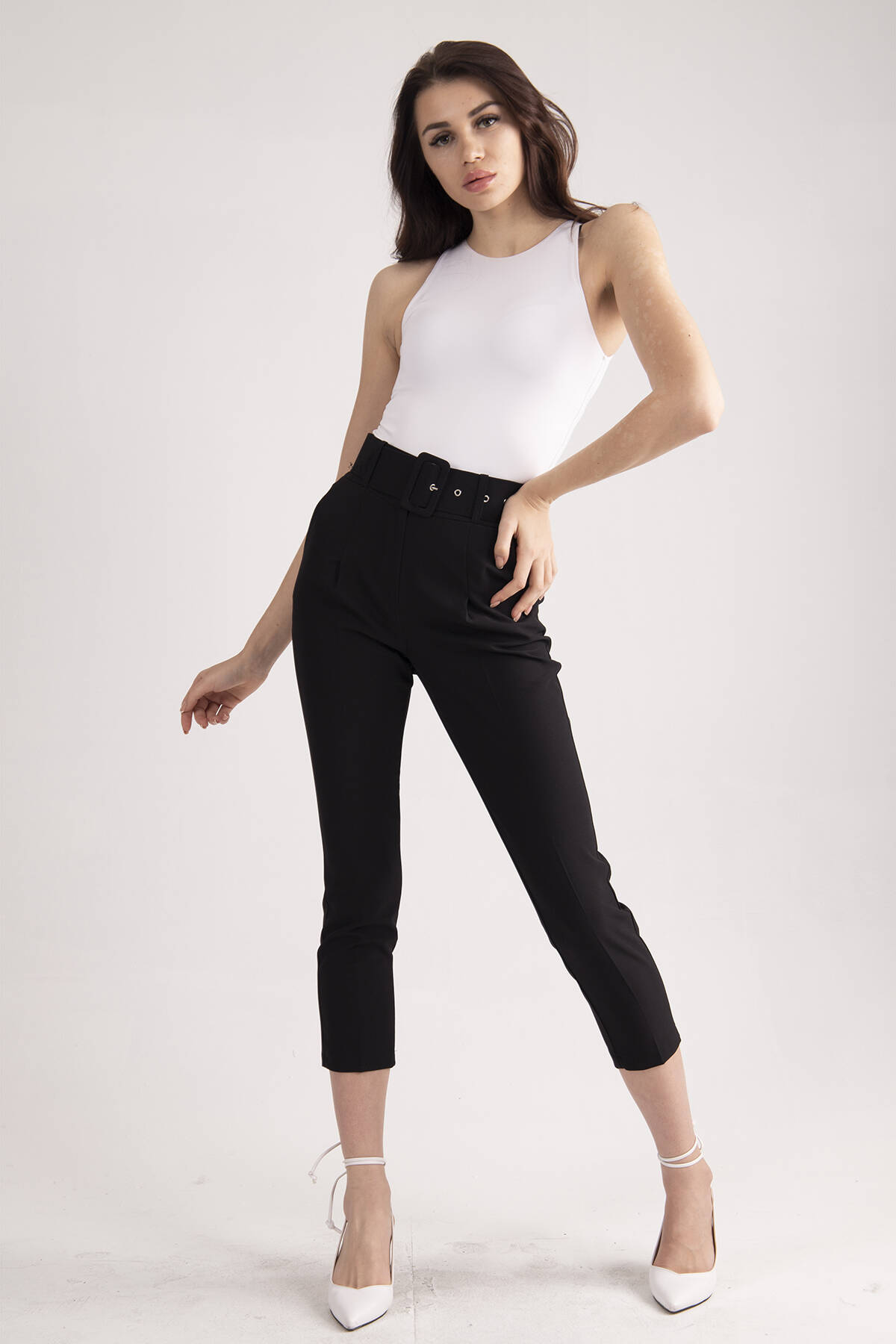 Siyah Geniş Kemerli Bilek Paça Klasik Pantolon 0303553.01 