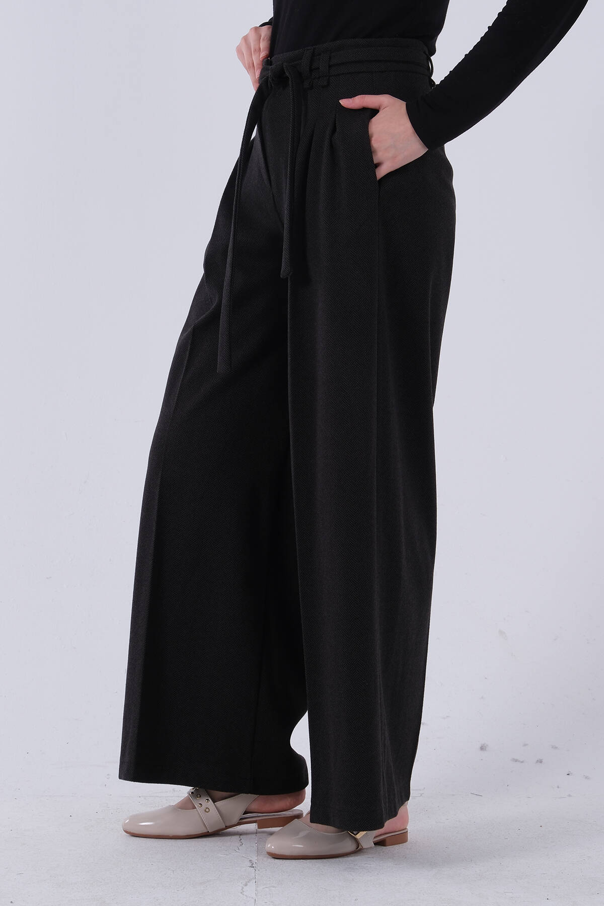 Siyah Hasır Kemerli Bol Paça Pantolon 474477.01 - Ardanewline (1)