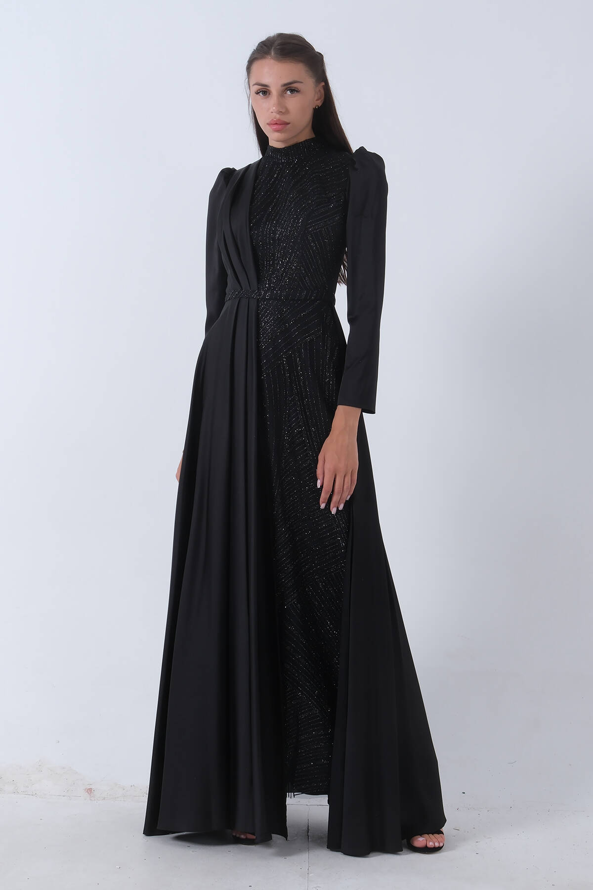 Siyah İç Kısmı Simli Saten Abiye 6502431.01 