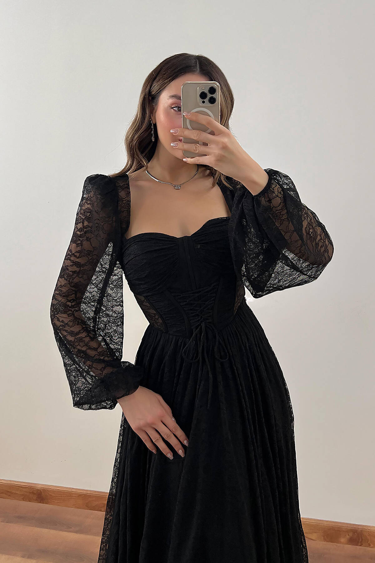 Siyah Kalp Yaka Korse Detaylı Önü Bağlamalı Dantel Abiye 0801203.01 - Ardanewline (1)