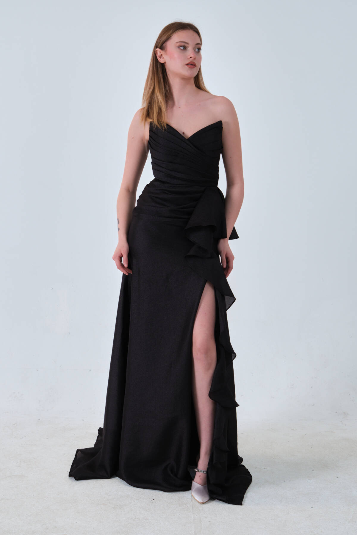 Siyah Önü Fırfırlı Straplez Abiye 0801184.01 Siyah