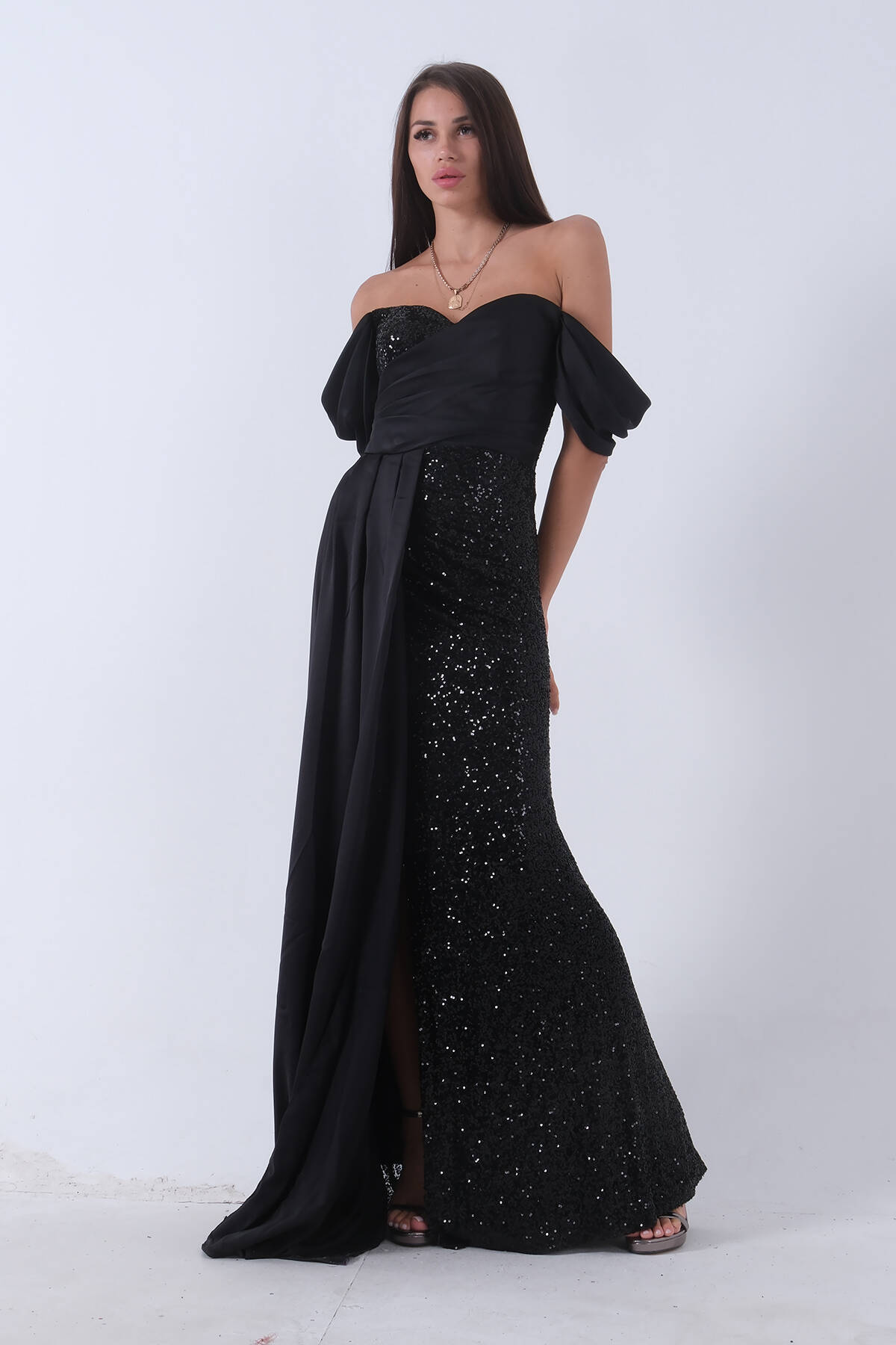 Siyah Pul Payet Detaylı Yırtmaçlı Abiye 9705321.01 - Ardanewline