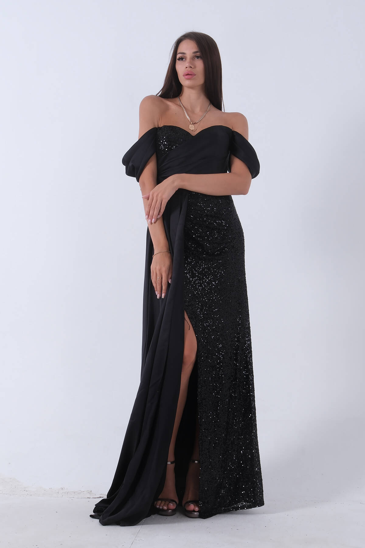 Siyah Pul Payet Detaylı Yırtmaçlı Abiye 9705321.01 - Ardanewline (1)