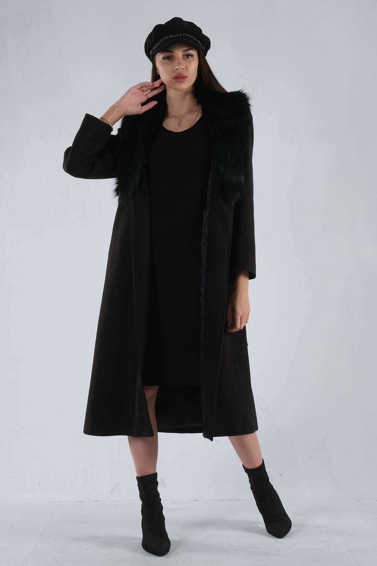 Siyah Seyyar Kürklü Astarlı Kaşe Kaban 0108070.01 