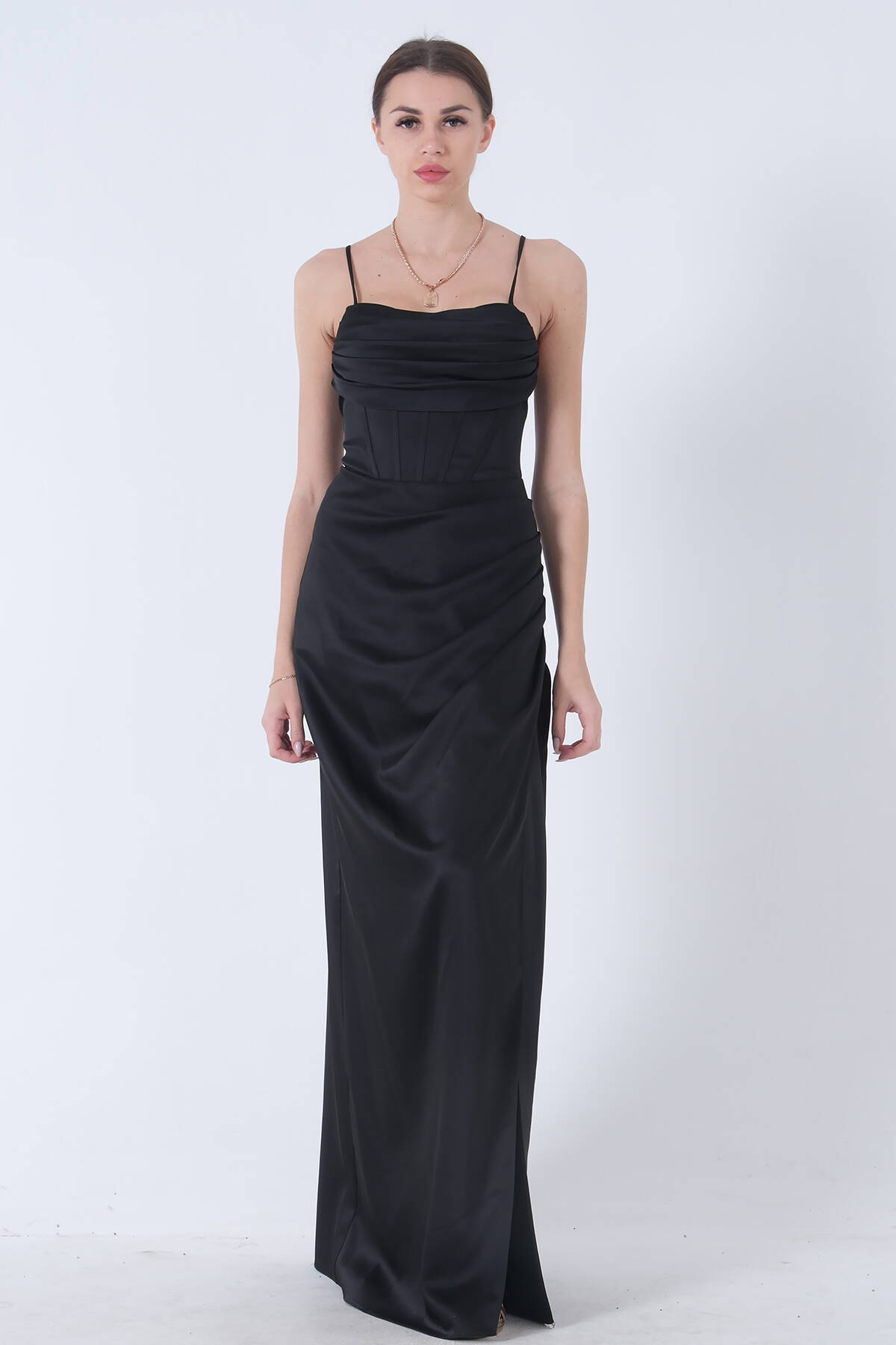 Siyah Sırtı Bağlamalı Yırtmaçlı Abiye 4522018.01 