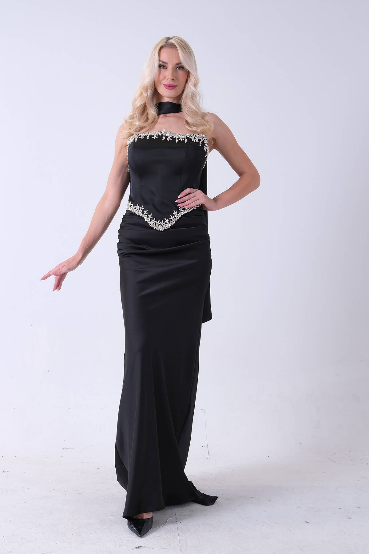 Siyah Üzeri Taş İşleme Detaylı Kuşak Bağlama Detaylı Straplez Abiye 08011801.01 - Ardanewline (1)