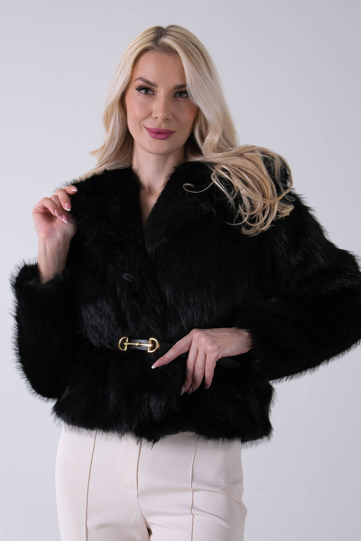 Siyah Yakalı Lolita Kürk Astarlı Kaban 31050723.01 Siyah