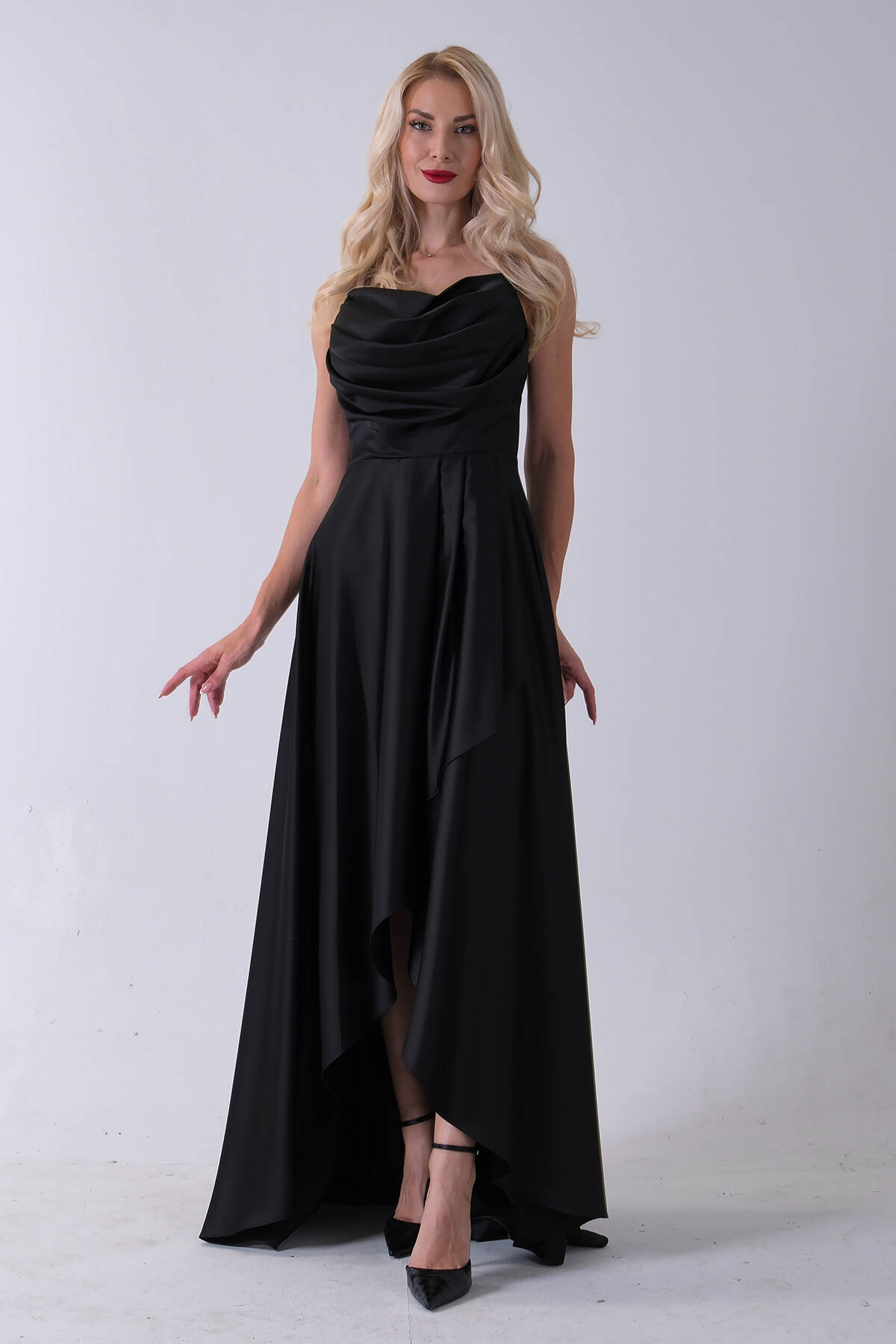 Siyah Yırtmaç Detaylı Saten Abiye Elbise 4522348.01 