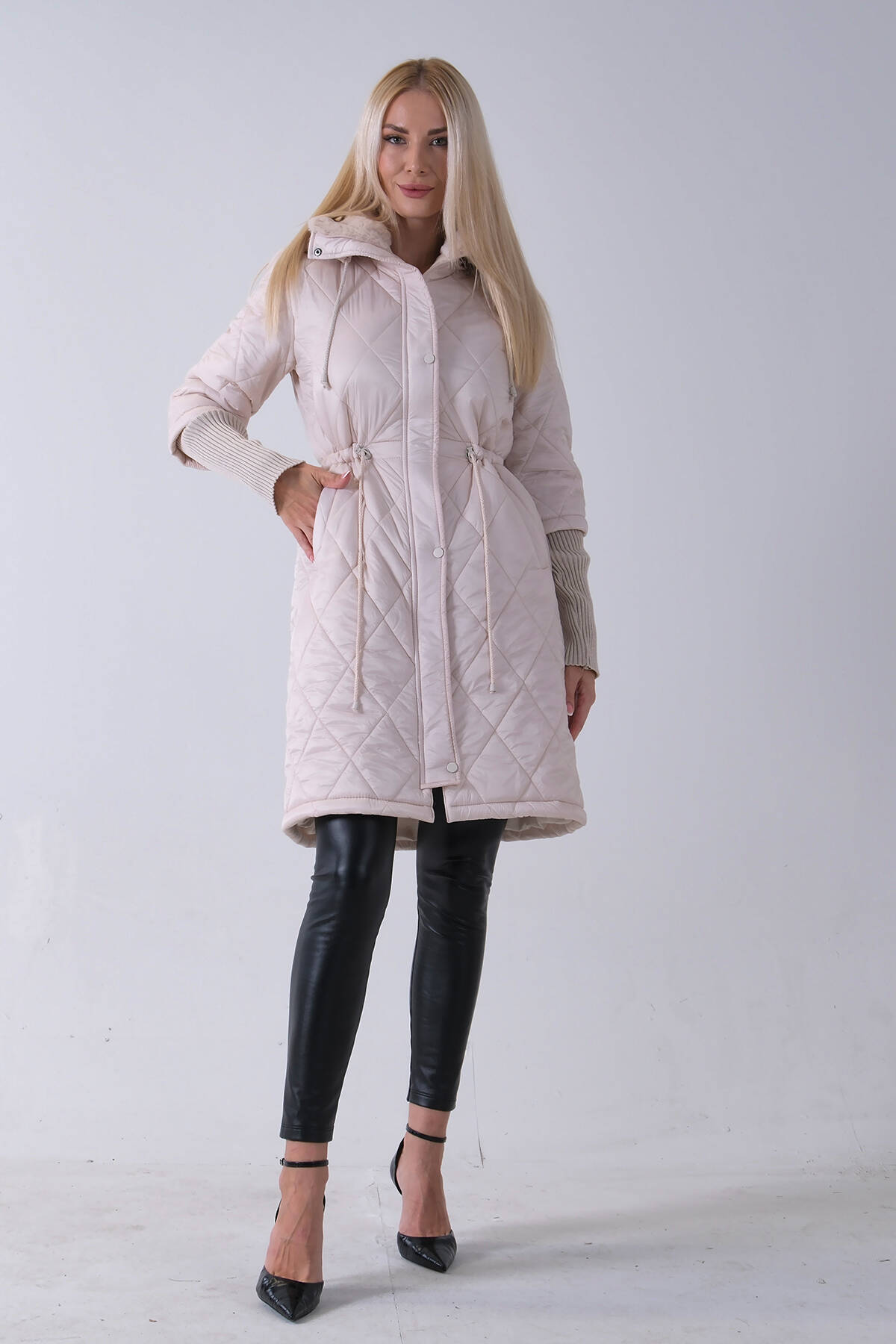 Taş Bileği Lastikli Kapüşonlu Baklava Desenli Şişme Mont 44520207.50 - Ardanewline