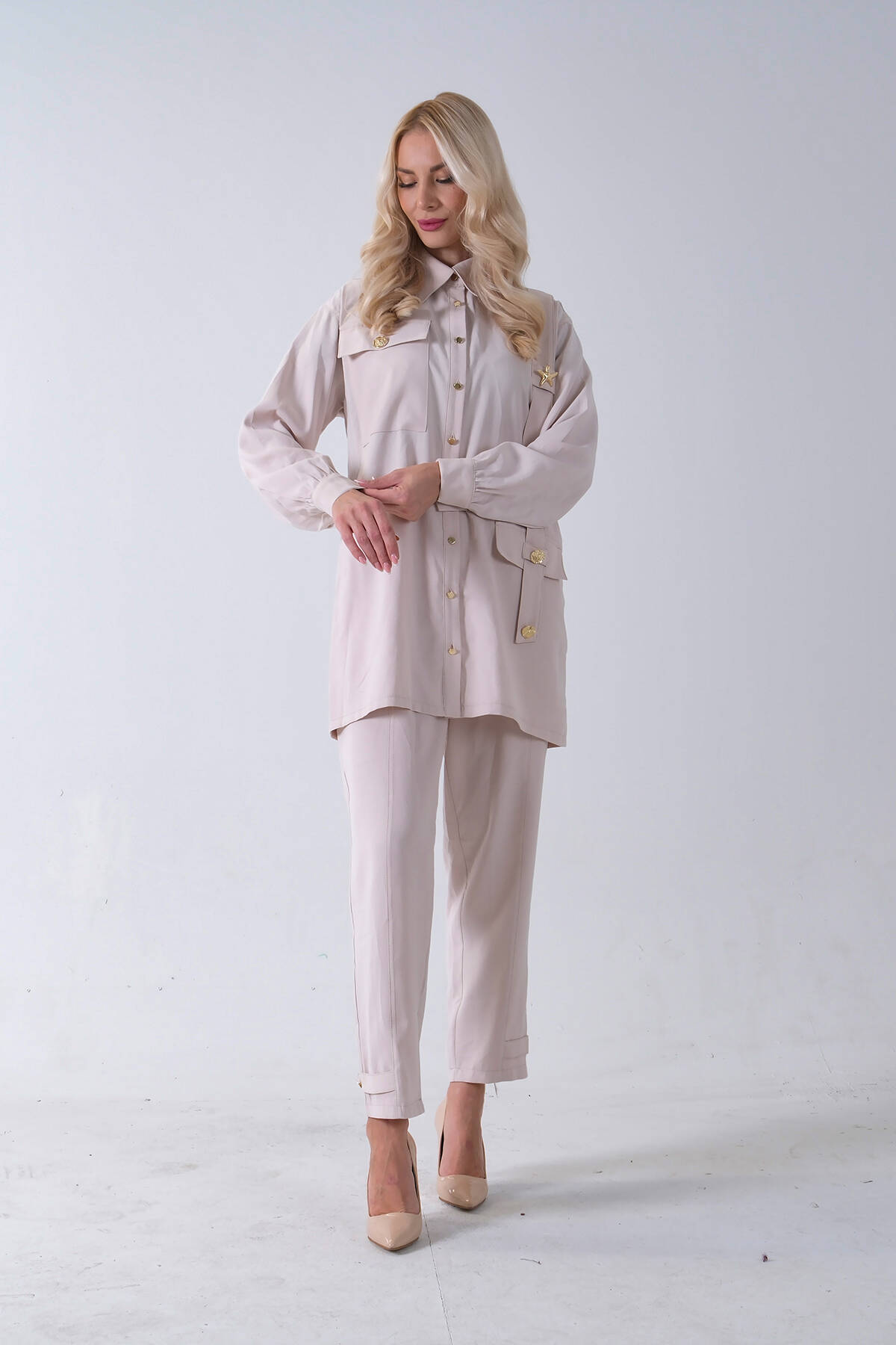 Taş Göğüs Tek Cep Detaylı Aksesuar Düğmeli Pantolonlu Takım 4701352.50 - Ardanewline (1)