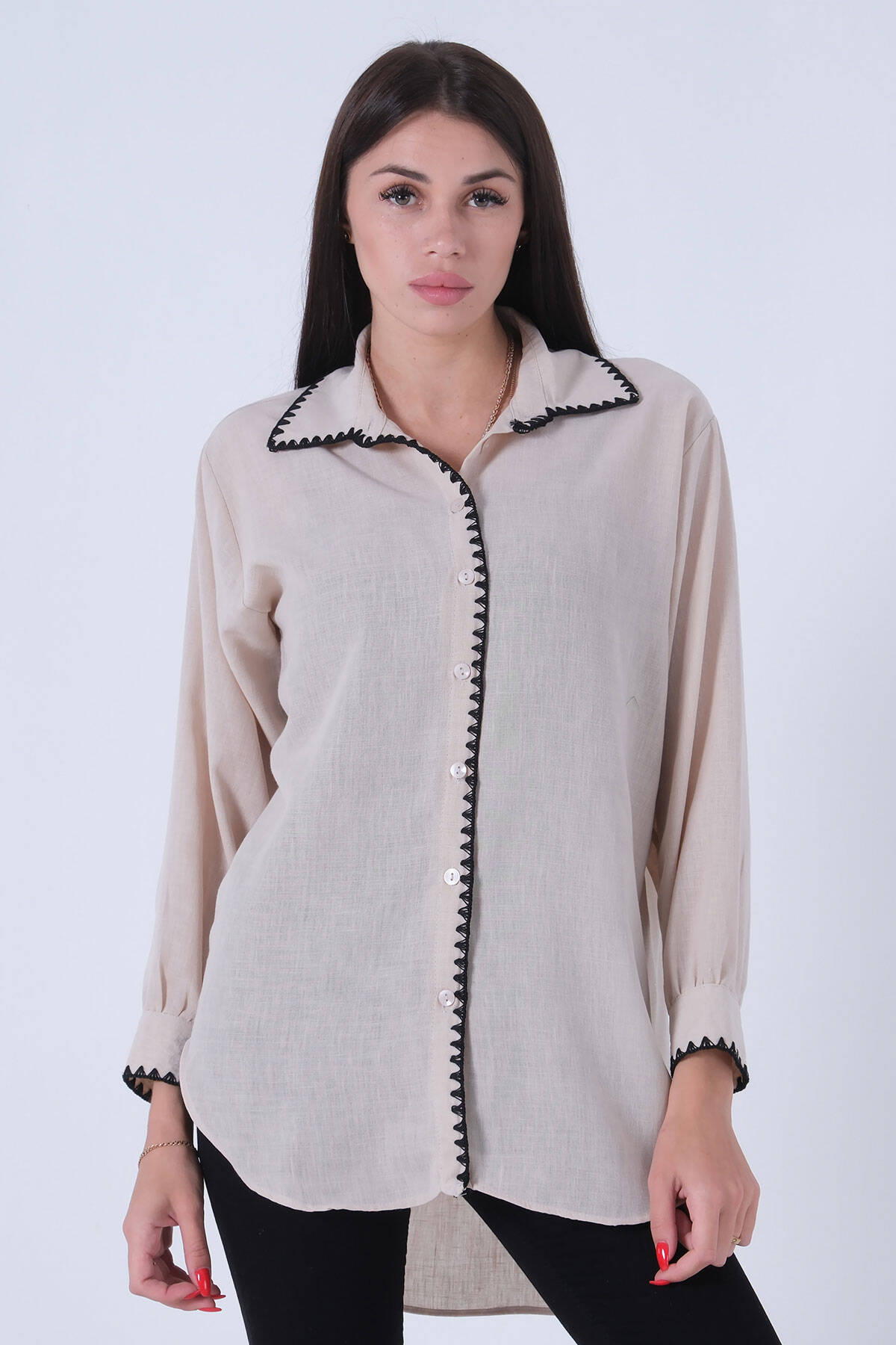 Taş Yaka Manşet Ön Pat Nakış Detaylı Tunik 3972952.50 