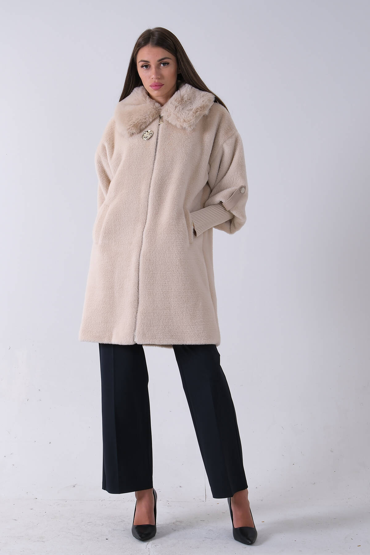Taş Yandan Cepli Broş Detaylı Yaka Kürklü Peluş Kaban 44510847.50 - Ardanewline (1)