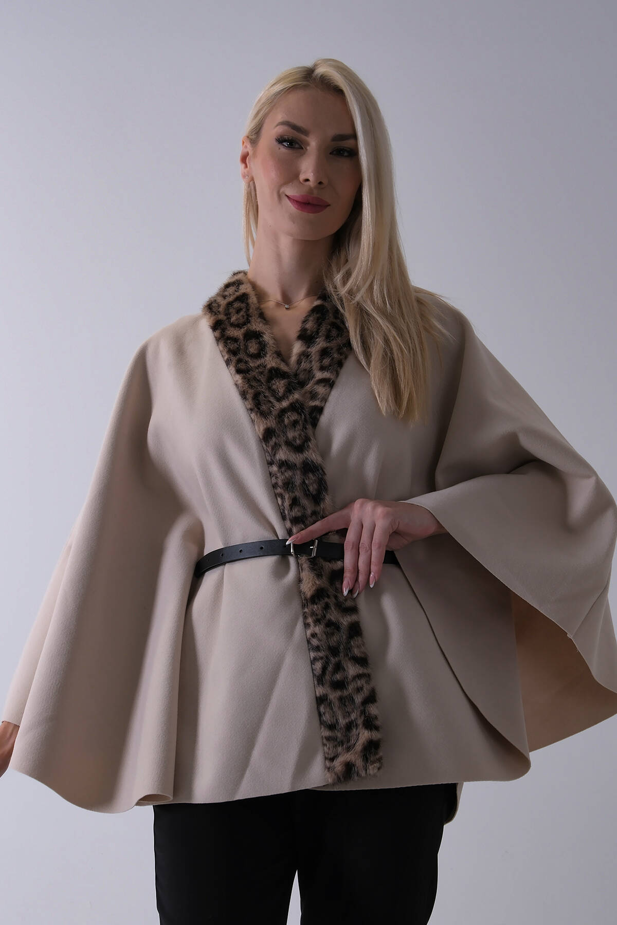 Taş Yanları Leopar Kürk Detaylı Kemerli Panço 47122726.50 - Ardanewline